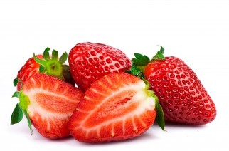 Fruchtpflege, als hausgemachte Kosmetikprodukte aus Erdbeeren