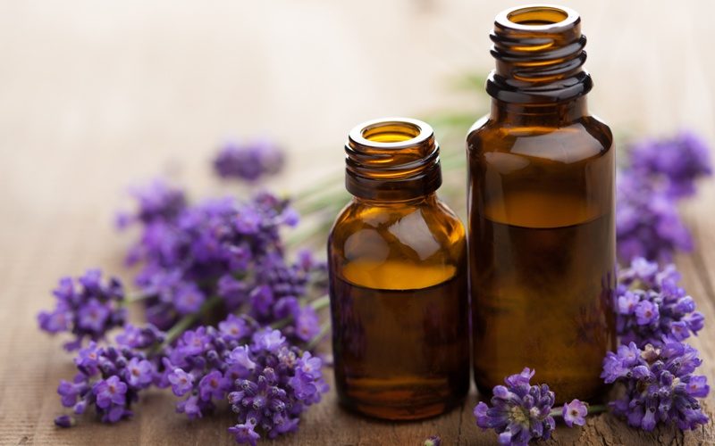 Welche Anwendung findet Lavendelöl in der Kosmetik? Rezepte für Lavendelöl